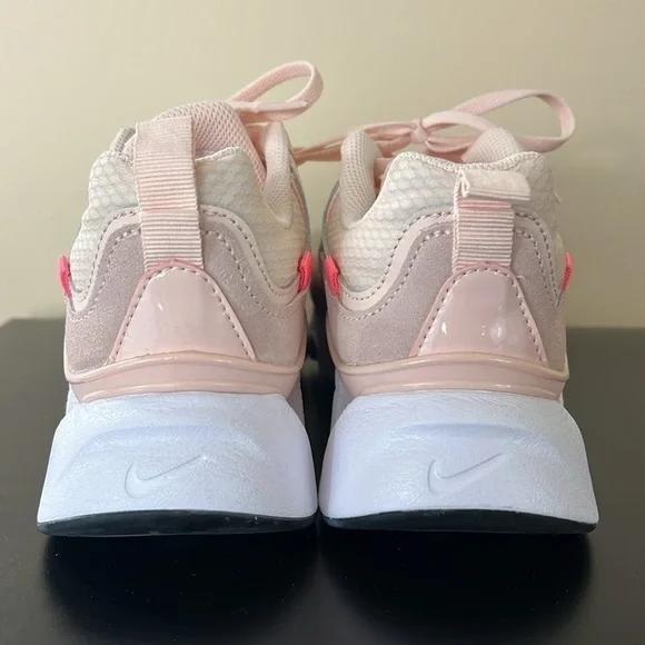 Nike shoes - Picture 5 of 8